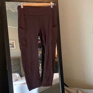 Lulu lemon maroon crops